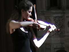 Foto La violoniste Marie Cantagrill à Mâcon¨, dans le Saône-et-Loire, le 12 Décembre 2010 pour un Récital Bach à l'occasion de la sortie de son Nouvel Album!